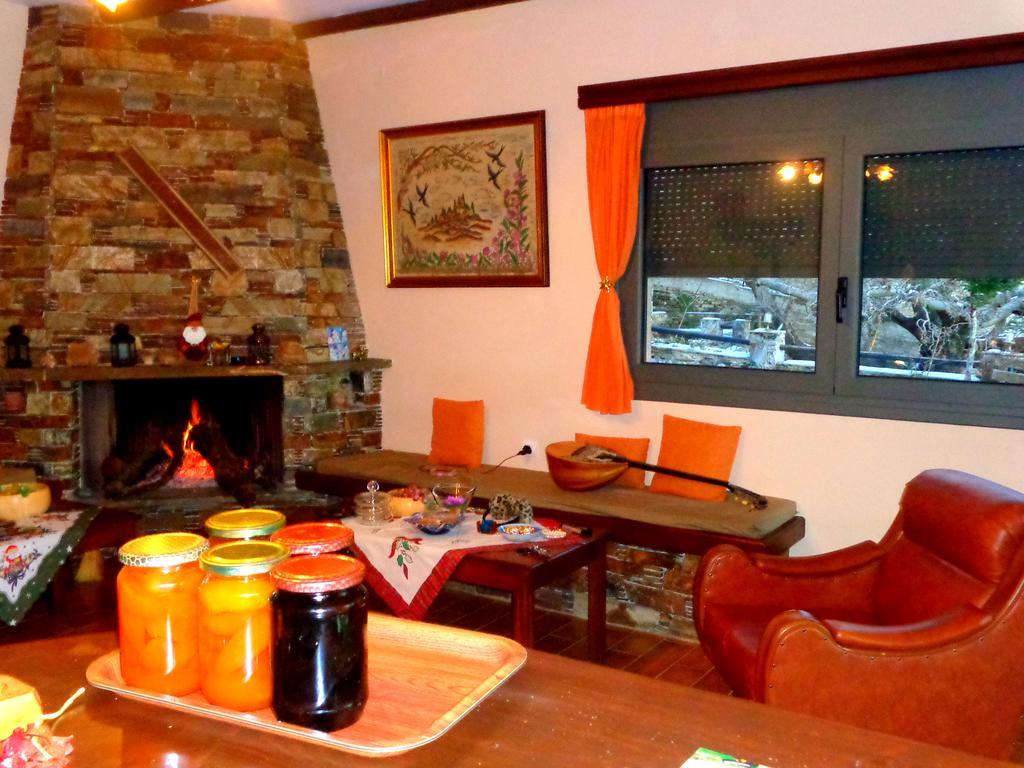 Makronas Apartments Karystos  Extérieur photo
