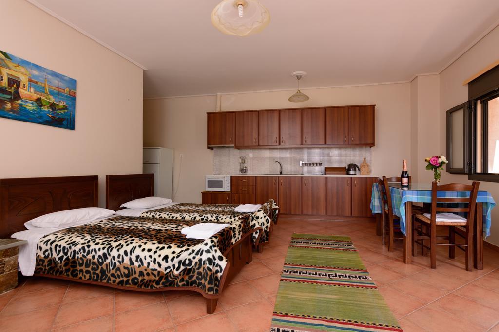 Makronas Apartments Karystos  Extérieur photo