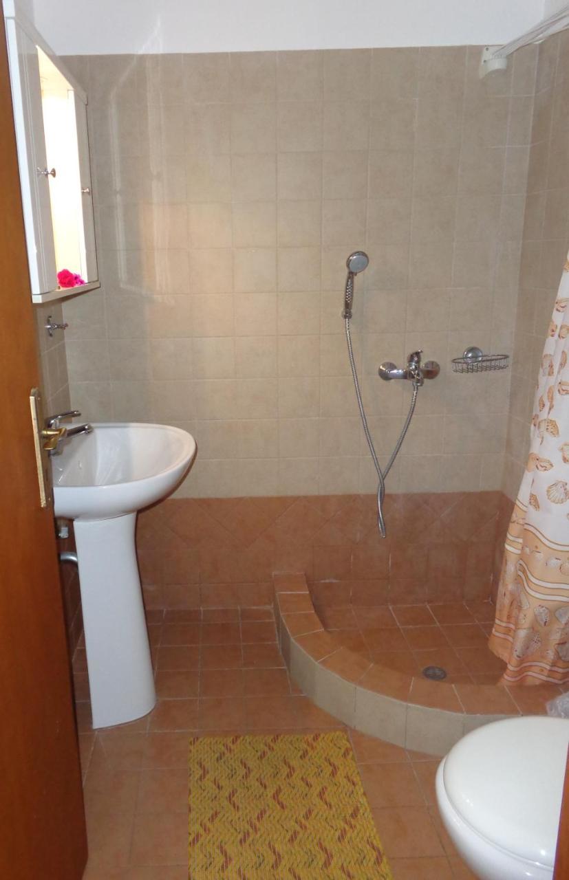 Makronas Apartments Karystos  Extérieur photo