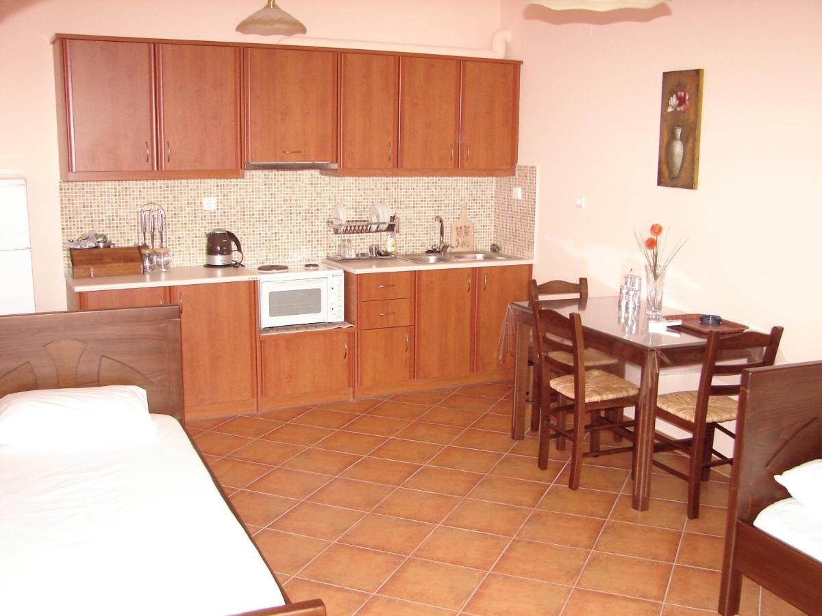 Makronas Apartments Karystos  Extérieur photo